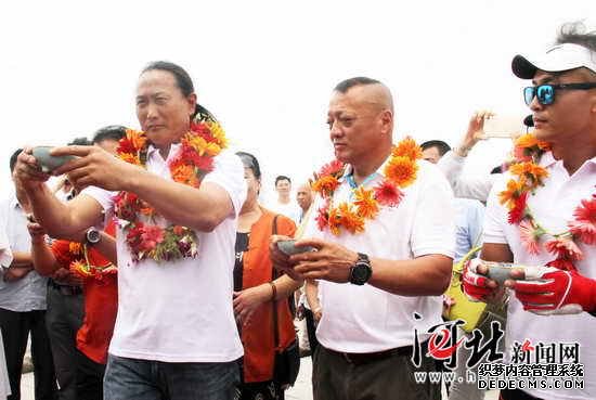 翟墨領(lǐng)航“秦皇島號(hào)”重走海上絲綢之啟航（圖）